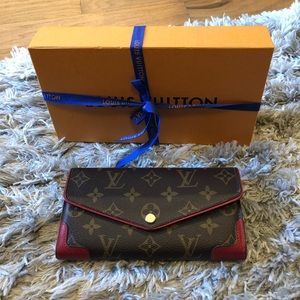 SALE‼️Authentic Sarah wallet